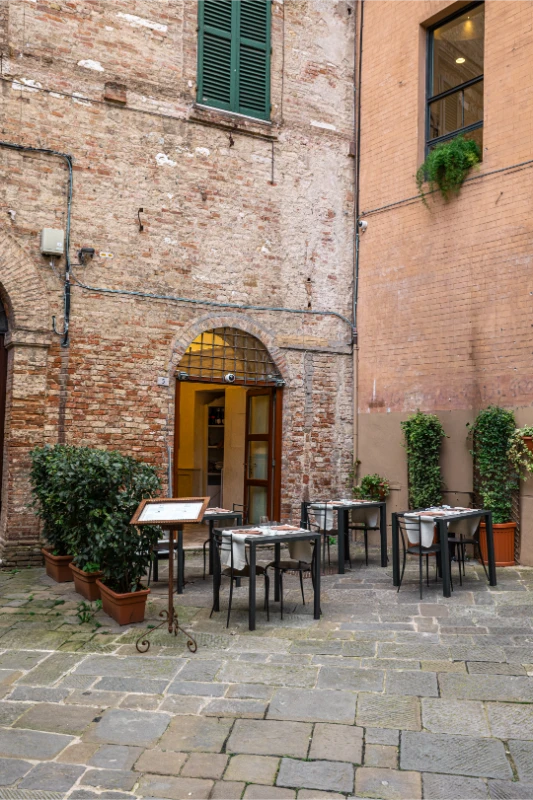osteria bonelli Ristorante nel centro storico di Siena vicino Duomo e Piazza del Campo ristorante con dehor